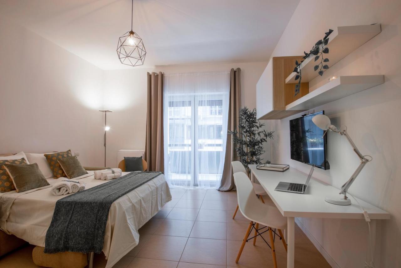 Puglia5Stars Stazione Centrale Urban Green Bari Bagian luar foto